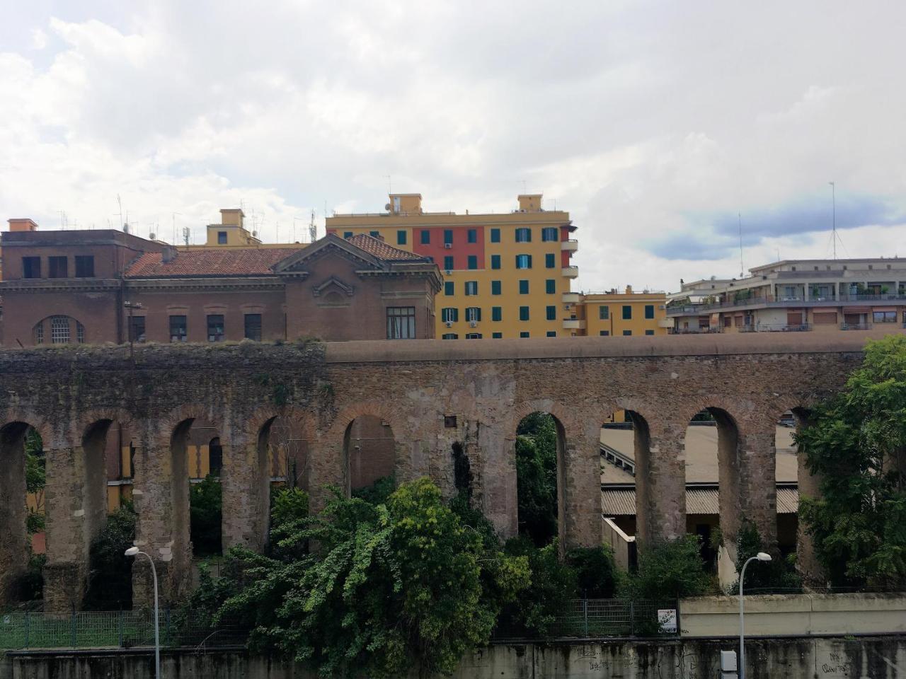 Giuly Guesthouse Rome Buitenkant foto